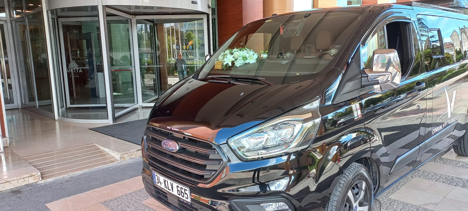 Ford Custom (2024) — Siyah — ÇORUM VİP TRANSFER
